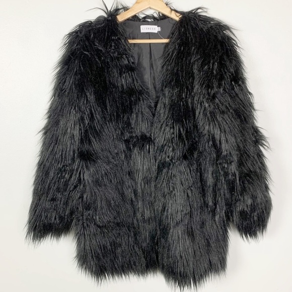 ❣️HOST PICK❣️ December’s Best Dressed Party! - Picture 2 of 6